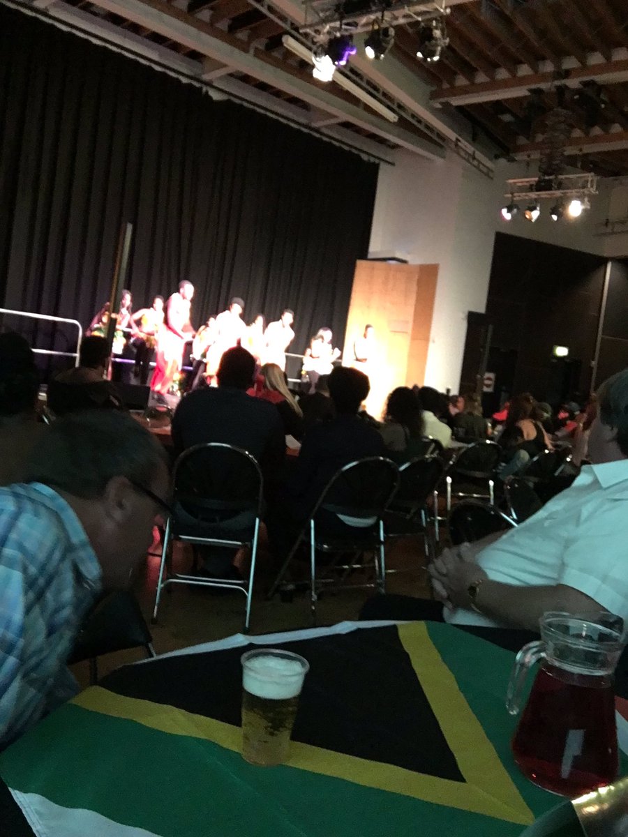 EmbraceLifeLTN's tweet photo. We're enjoying an evening of awards for Luton Carnival #LIC17 @NHS_ELFT @GailDearing https://t.co/LEeBoPhHvn
