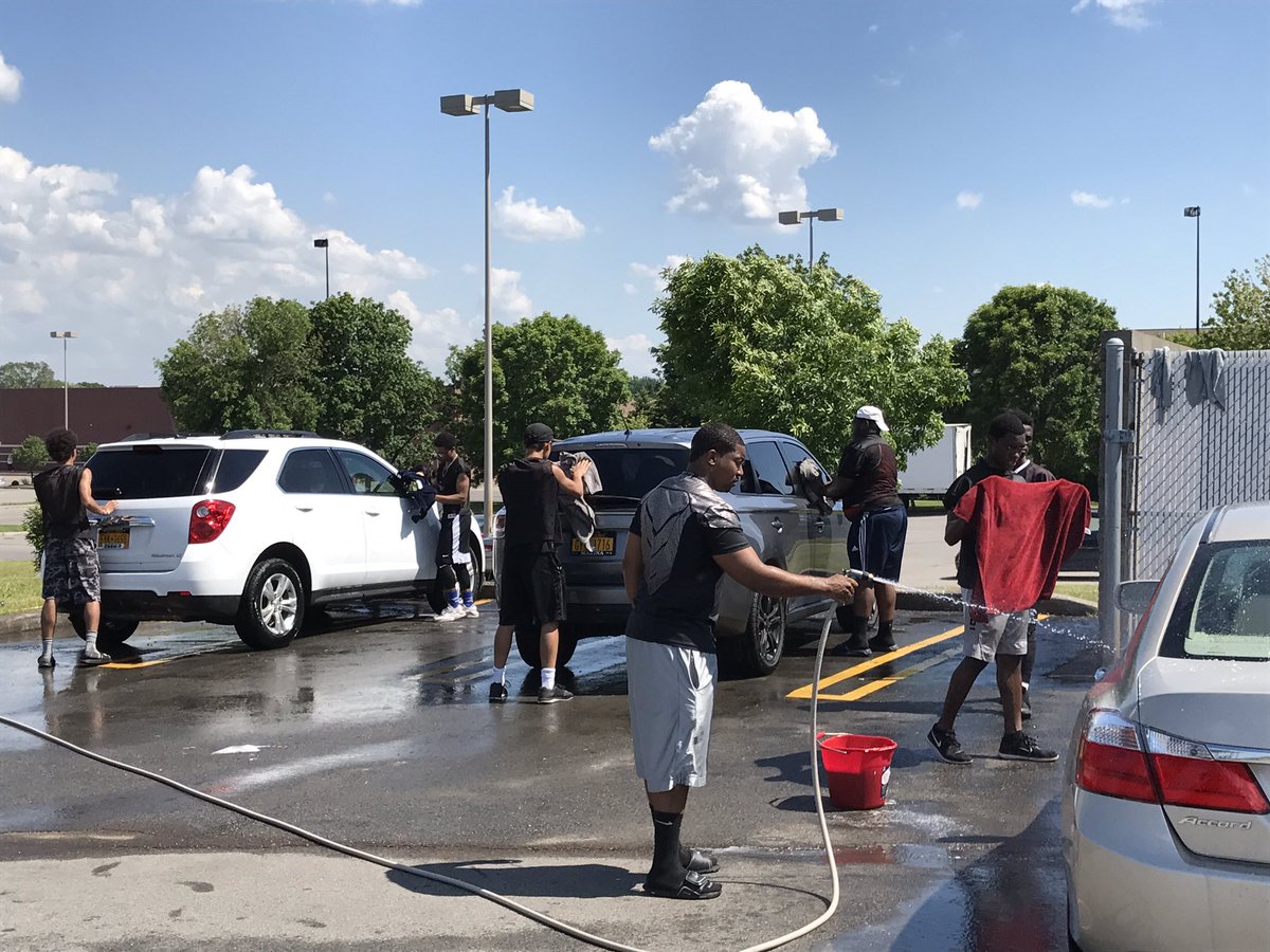 kearney_fb's tweet photo. Great job working together as a team to raise funds for our program. 
#KINGS https://t.co/JCztfGlJYI