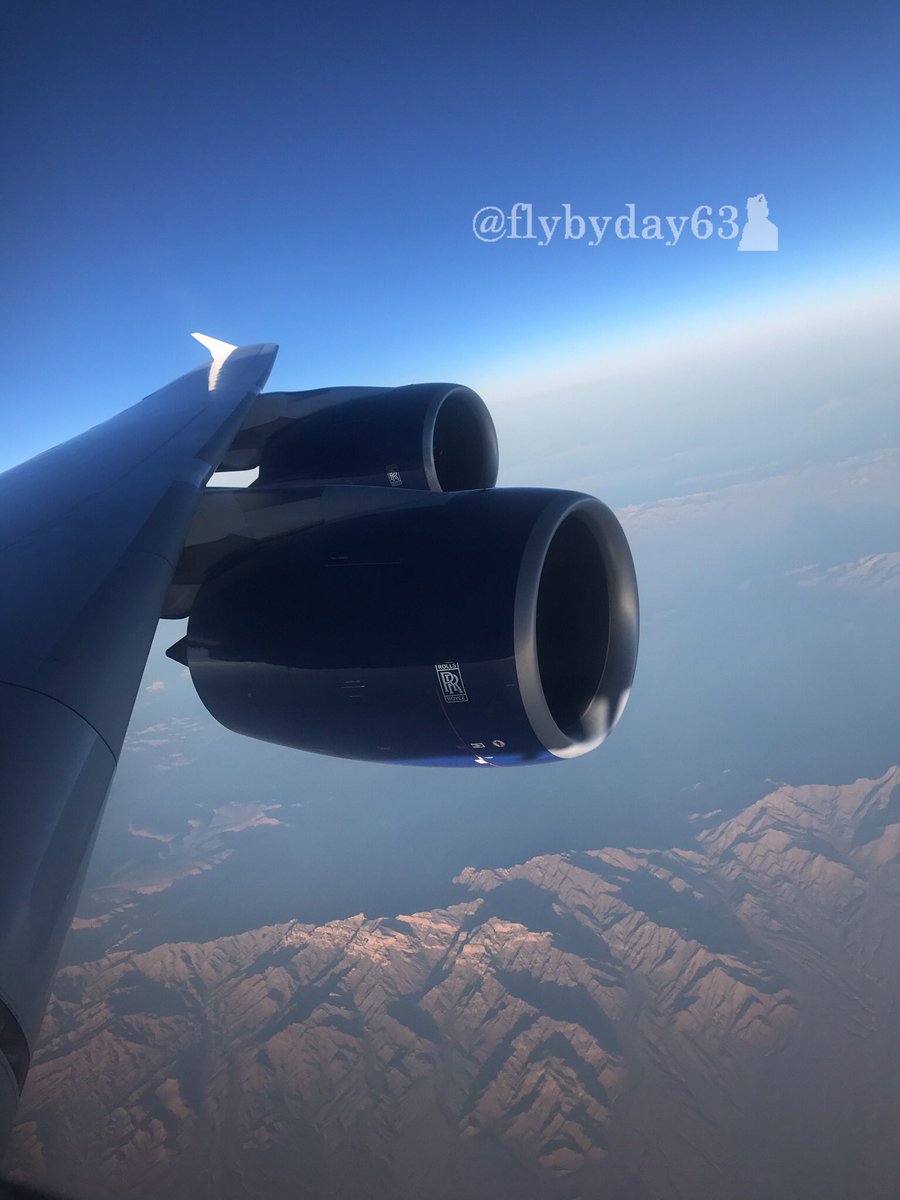 flybyday63's tweet photo. Amazing views of the #RockyMountains whilst flying to Los Angeles #Speedbird #Airbus #A380 #Cockpit #FinalDescent #Evening #SunLight #GXLEA https://t.co/Le8l4MjBAR