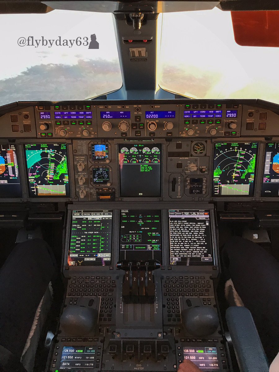 flybyday63's tweet photo. Amazing views of the #RockyMountains whilst flying to Los Angeles #Speedbird #Airbus #A380 #Cockpit #FinalDescent #Evening #SunLight #GXLEA https://t.co/Le8l4MjBAR