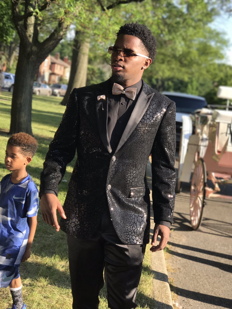 b2017cook's tweet photo. This one for D.C. And Richie 💯 #2k17 apply pressure 🎥 https://t.co/8NwWXmCAd4
