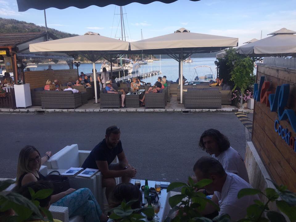 Wavebarcorfu's tweet photo. Cocktail time at @Wavebarcorfu  #cocktails #seaview #sanstefanos #Corfu #Greece https://t.co/2dYXkRNX9j