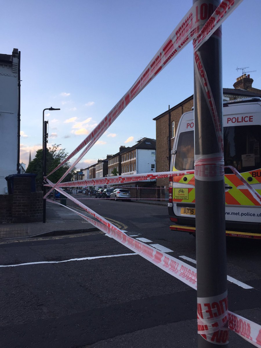 MPSTowerHam's tweet photo. Right... I dare you to try and walk through my cordons now 😡😡😡 https://t.co/FuSibXuNDD