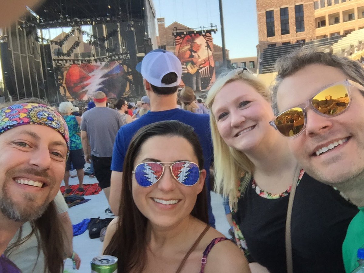 TTownTiffany's tweet photo. @deadandcompany night 1 at Folsom is in the books. Great friends, great music and a real good time! Ready for round 2 tonight! https://t.co/knOSGbbRIE
