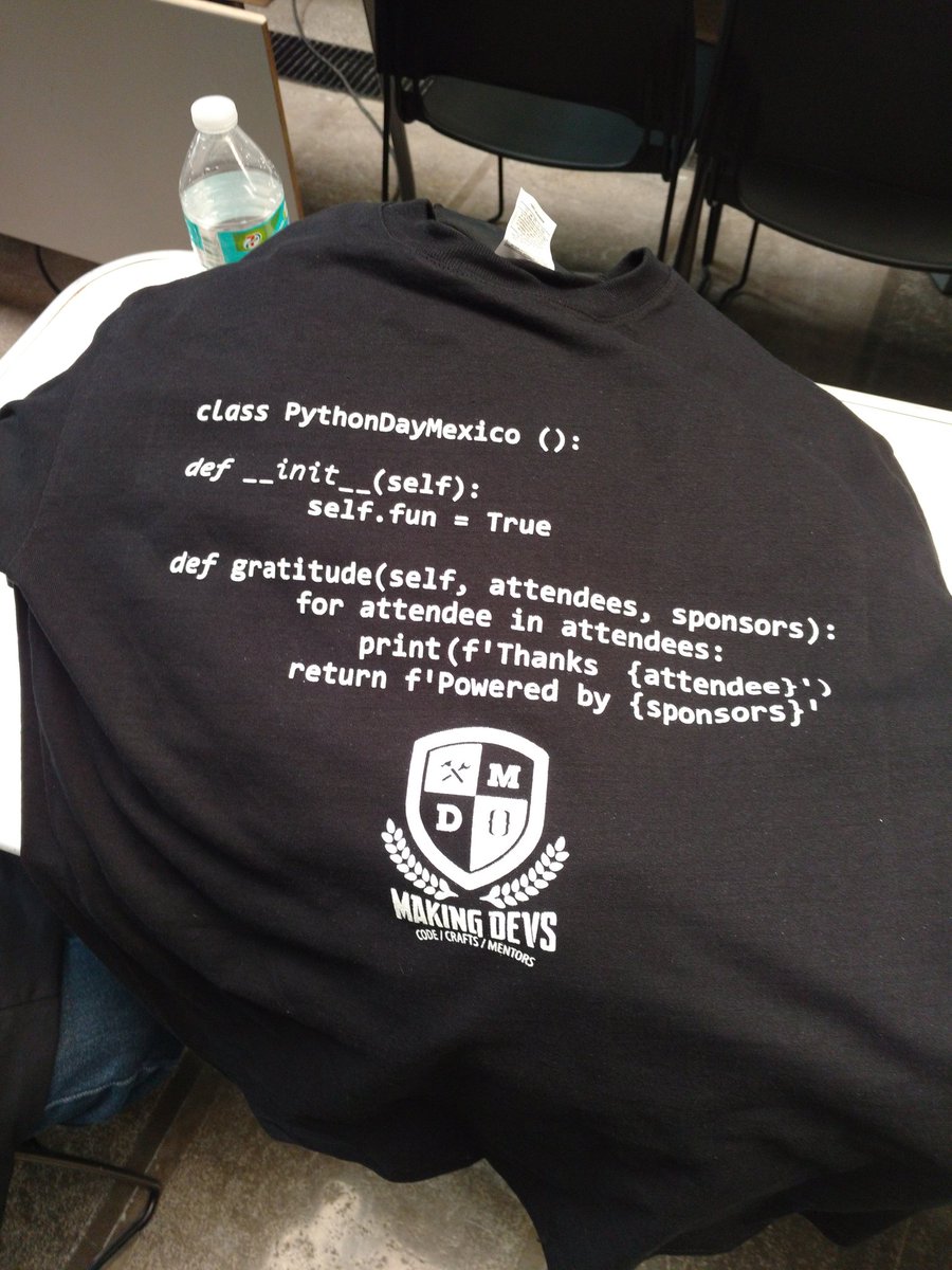 sirYuls's tweet image. Ya me hacía falta una playera #PythonDayMx17