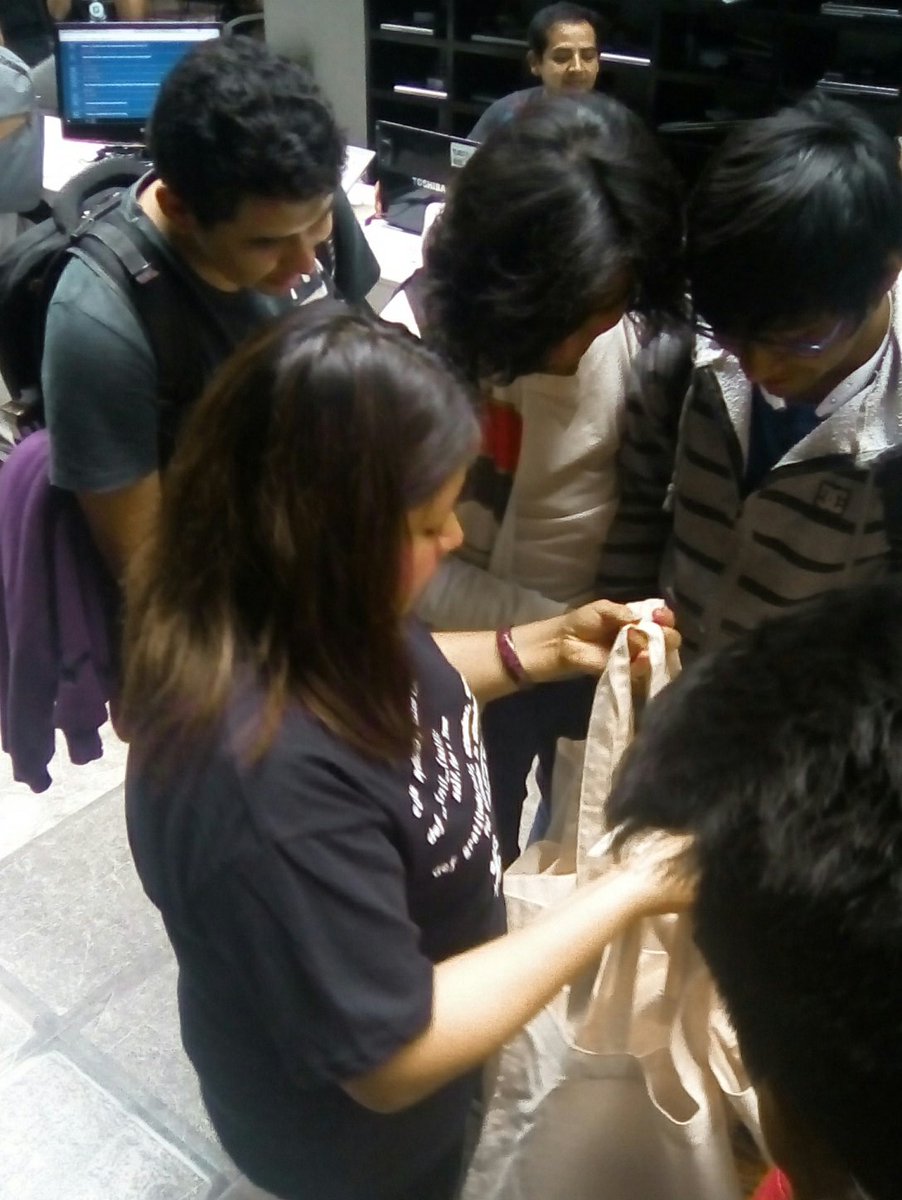 Thoby_04's tweet image. #PythonDayMx17
Regalos time