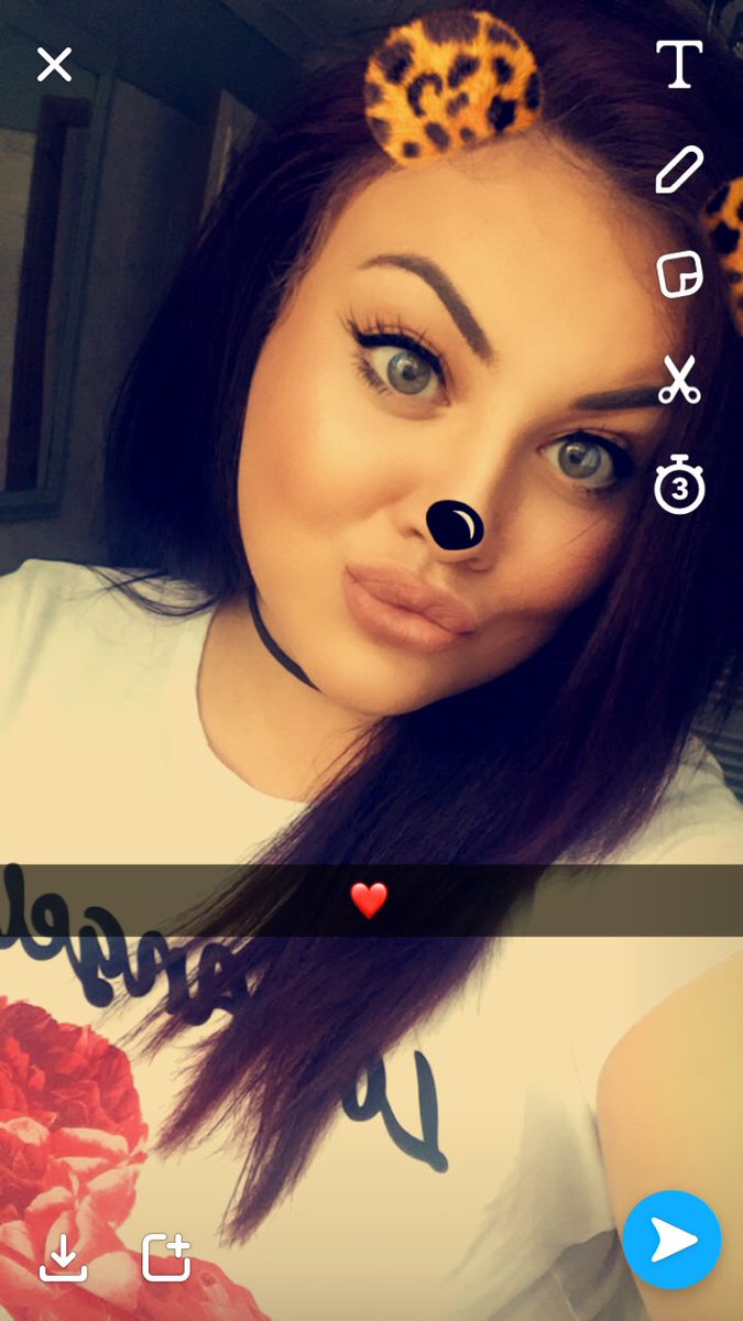 Trying the choker trend inspired by <a href="/Imogenation_/">Imogen Horton 💍</a> love ya gal!❤️❤️