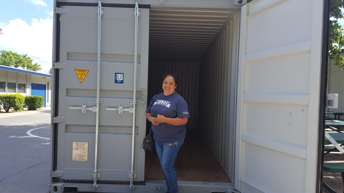 WilsonGUSD's tweet image. Nothing better than seeing your custodian smile like this! #allrams #MoreStorage