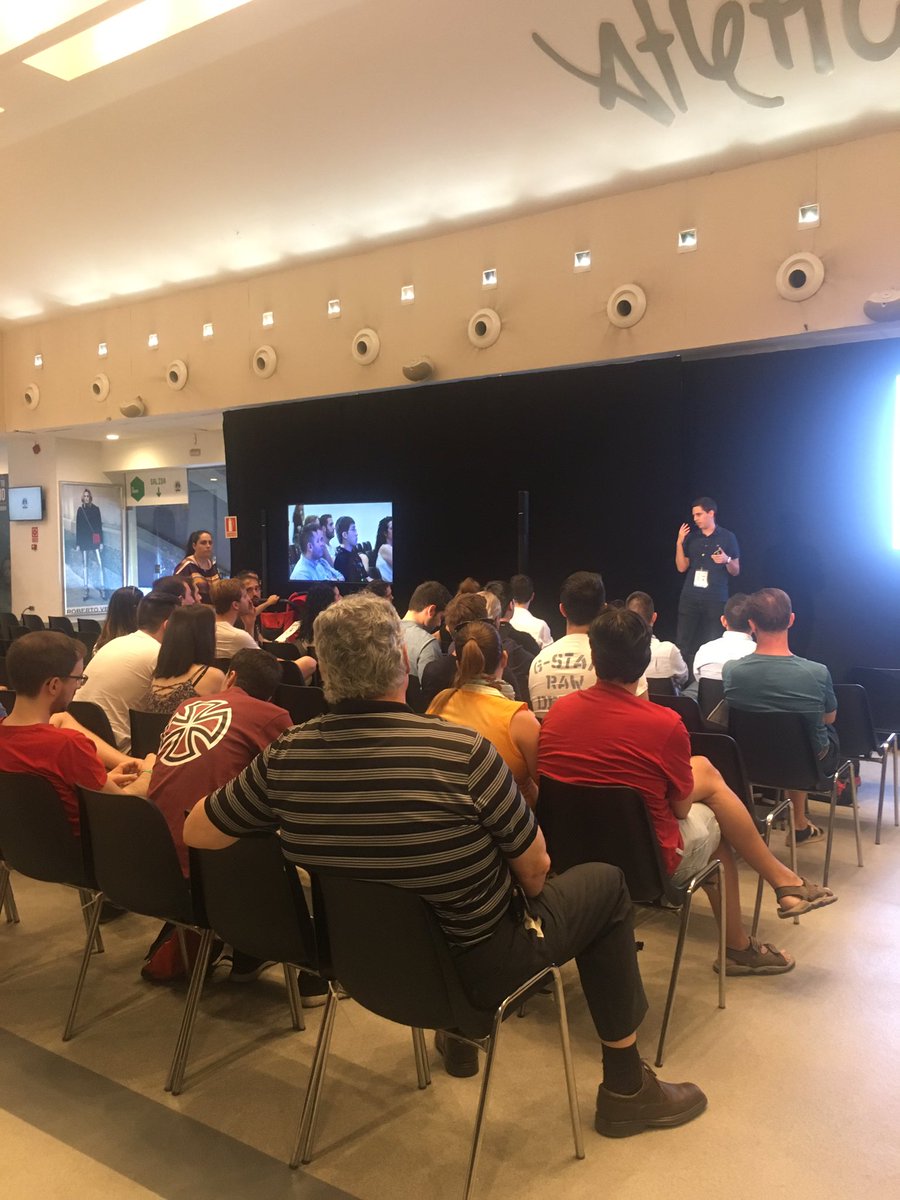 ImperdibleCotec's tweet photo. #BigData aplicado al #fútbol ⚽️ Estamos aprendiendo mucho con @CarmonaSalva de @OrigamiSports en #Imperdible_02 https://t.co/besrTusKvw