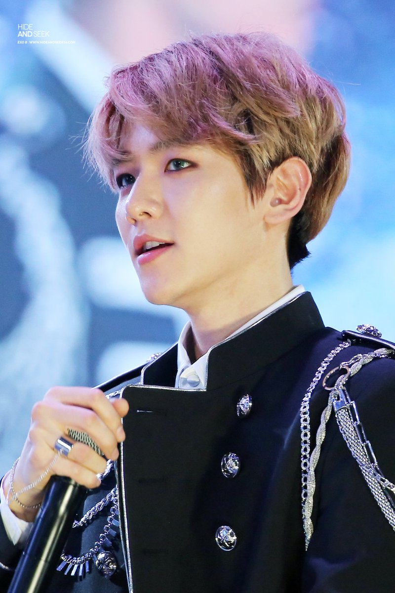 LeeZidah's tweet photo. #BAMA2017DiamondEdition_EXO #BAMA2017 #exo #worldmusic #kpop #변뱈현 https://t.co/JV7Xa9ZPNe