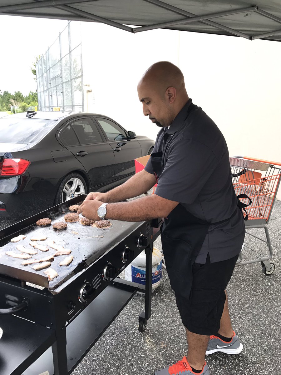 kaalaopeters's tweet photo. Associate appreciation day! SM Derek cooking his famous 🍔 recipe on last time! We will miss your cooking..I mean you sir,miss you...#VOA365 https://t.co/N6eK0IG0iH