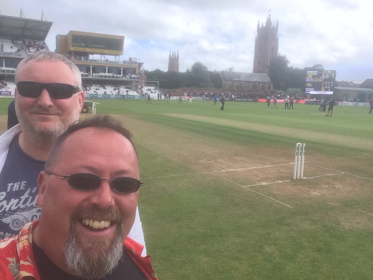 Busfield's tweet photo. Raging turner in Taunton. @jasondeansy & I inspect the wicket at tea. Come on @YorkshireCCC! @SomersetCCC #specsavers #CCDiv1 #cricket https://t.co/MGLCMvGMEQ