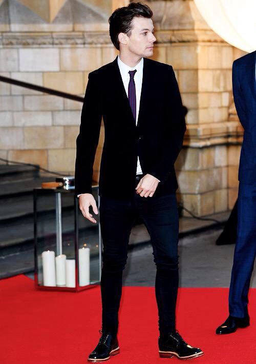 lwtsoloera's tweet photo. ¿Cuando Louis volverá a usar ropa ajustada? https://t.co/gc2xnZLVIX