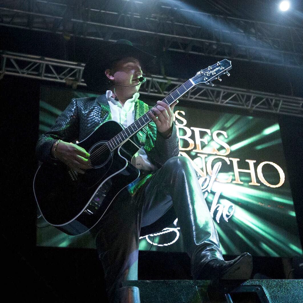 cesar_sanchezof's tweet photo. Keubo como andan buen fin de semana a todas y todos !!
#porsiemprearielcamacho 👼🙏

https://t.co/tjxTirzbGV https://t.co/MuVnb5mE9h