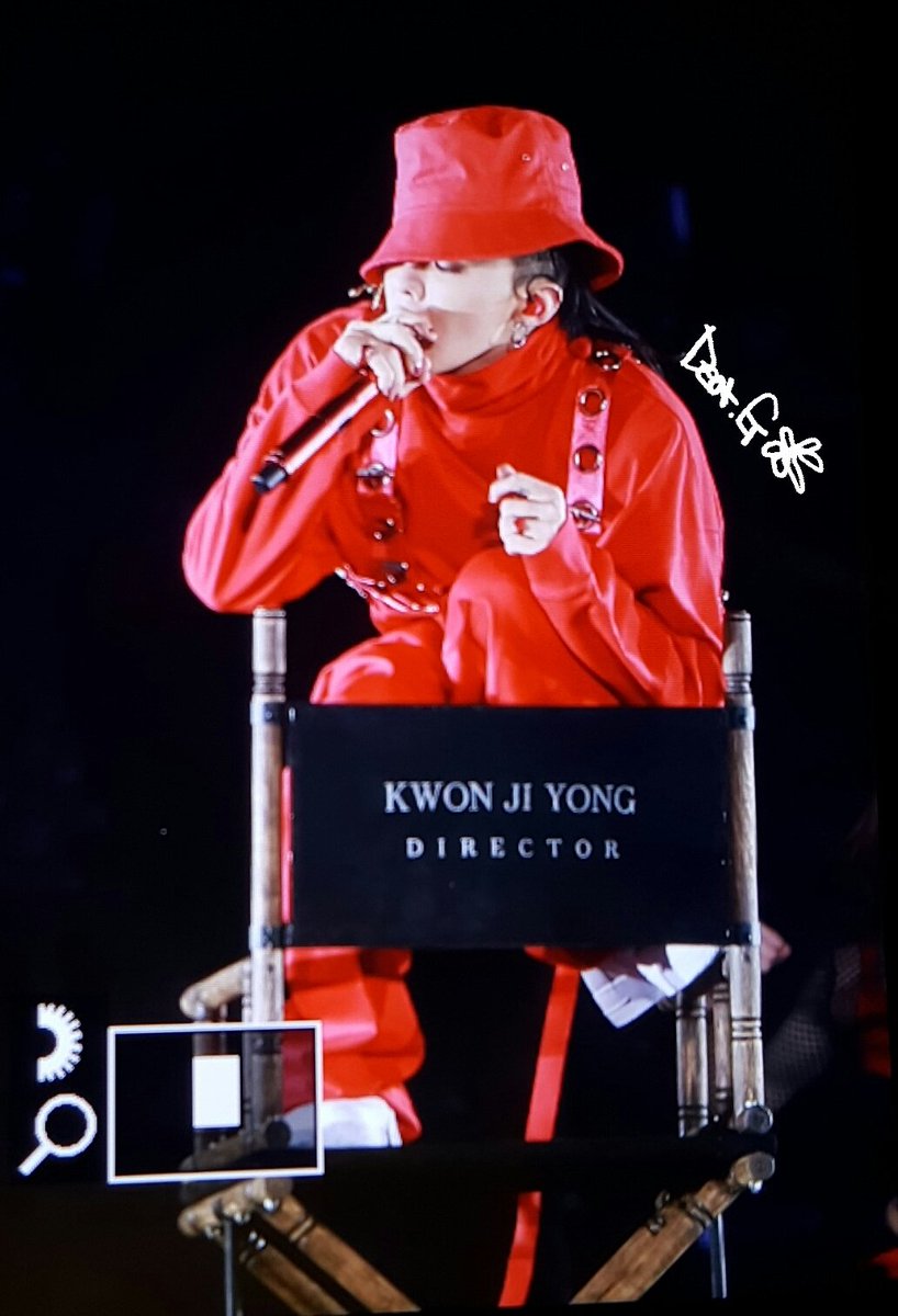 Dear_GD818's tweet photo. 170610 ACT III M.O.T.T.E IN SEOUL🇰🇷 
권.지.용 세글자가 다해ㅠㅠㅠㅠㅠㅠ💕
#KWONJIYONG 👍✌
#지드래곤 #지디 #GD #GDRAGON #DearG #디어지 @IBGDRGN https://t.co/8l2cQNIjjS