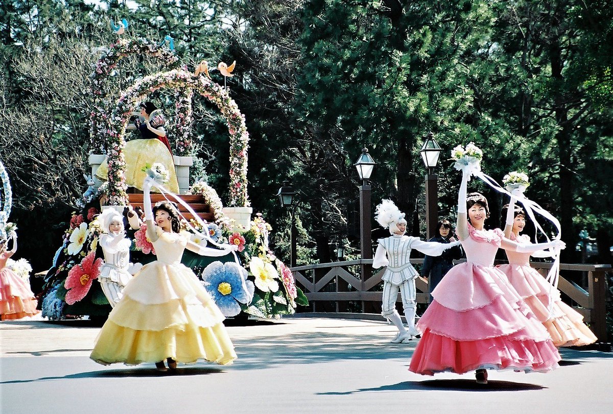 ジョリートロリー 昔の写真で出ています ランド シーの春のイベントとして定番となった ディズニー イースター の開催もあと僅かとなりましたが かつてtdlの春を華やかに彩ったイベント ディズニー プリンセス ディズ ブーケ オブ ラブ を ジョリートロリー 昔の写真で出ています ランド シーの春のイベントとして定番となった ディズニー イースター の開催もあと僅かとなりましたが かつてtdlの春を華やかに彩ったイベント ディズニー プリンセス ディズ ブーケ オブ ラブ を