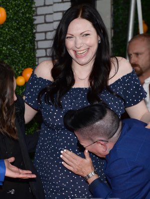 TVLoversItalia's tweet photo. #OITNBSeason5 NYC premiรจre ๐๐๐๐๐ @OITNB #OITNB #oitnbfam #SquadGoals #vauseman #netflixandchill https://t.co/Qb8mCTc3Fy