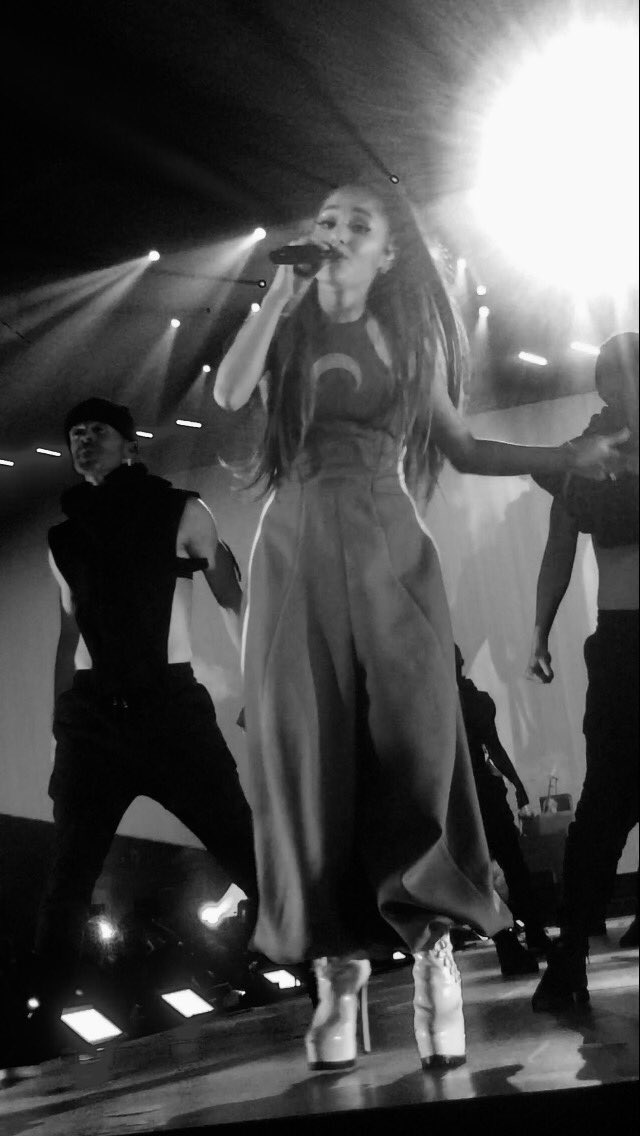 psychoetic's tweet image. shitty quality but still 💗 #DWTLyon