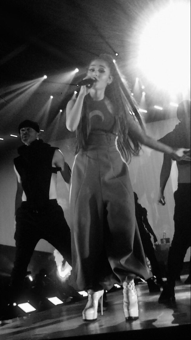 psychoetic's tweet image. shitty quality but still 💗 #DWTLyon