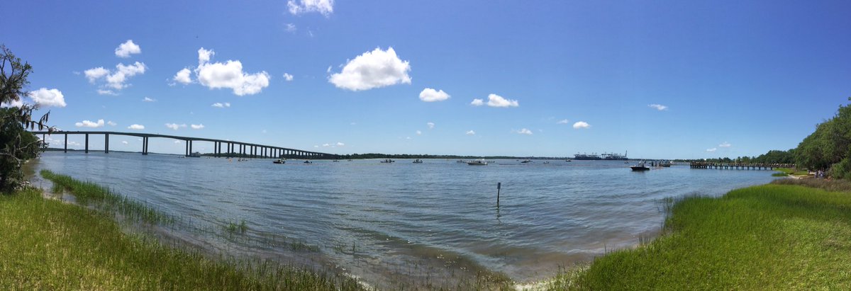 CHSDuckRace's tweet photo. Thank you @ScoutBoatsInc for your support! #quackyforcharleston #chsnews  10 minutes til ducks drop. https://t.co/BCQLZN1mEt