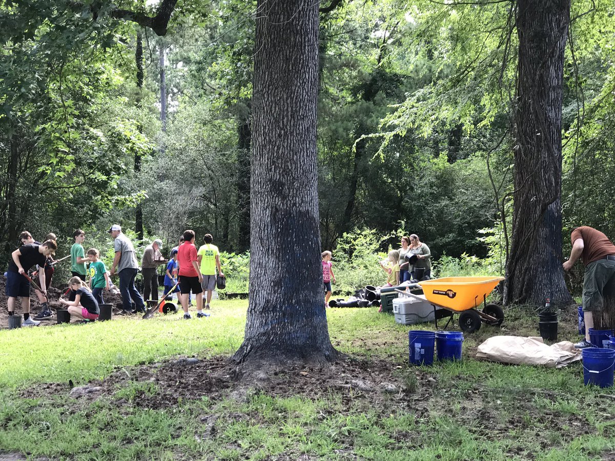 jwnature's tweet photo. @TXForestService #JonesStateForest Eagle Scout lead team of 40 to plant 800 #trees into containers. @HoustonEagles @SGSF_Forests @ufs_cuif https://t.co/eAfQngzcNh