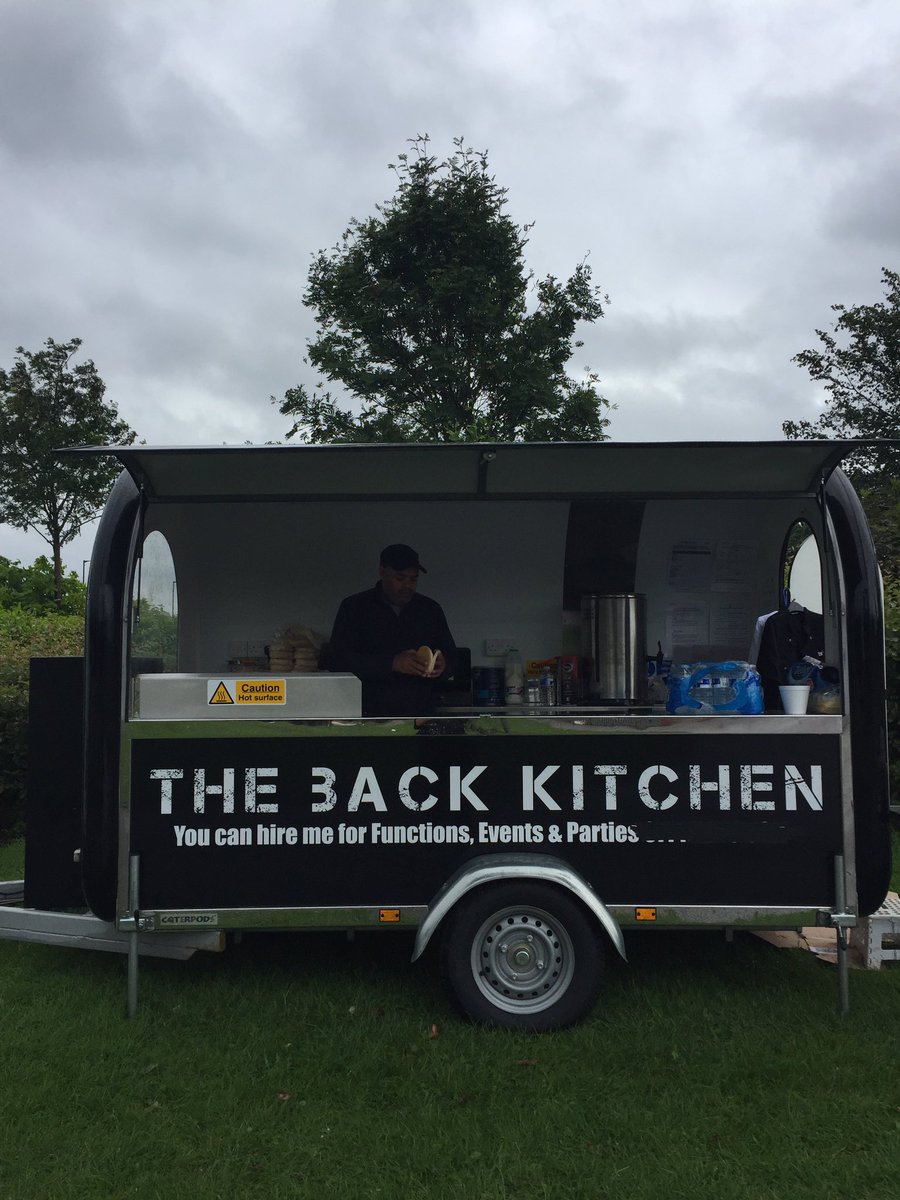 LadyJusticeLVP's tweet photo. Great day @stanleypark with @LivHomelessFC #TheBackKitchen #LMH #familyTime @ann_obyrne @rachael_obyrne https://t.co/FfcDOu9zJg