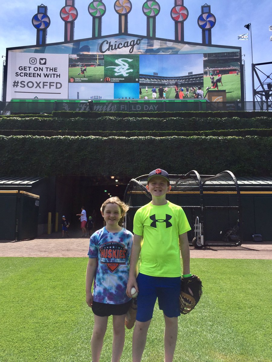 danmoroney's tweet photo. #SOXFFD White Sox Family Field Day https://t.co/ZQV0UpkSzd