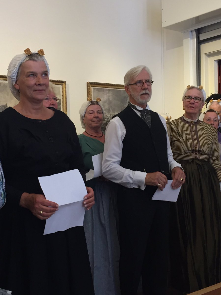 karstenklein's tweet photo. Scheveninger Henk Grootveld neemt afscheid van @muzeeschevening ruim 20 jaar als bestuurslid. Ook oud burgemeester Van Aartsen was erbij! https://t.co/yfhOEElQig
