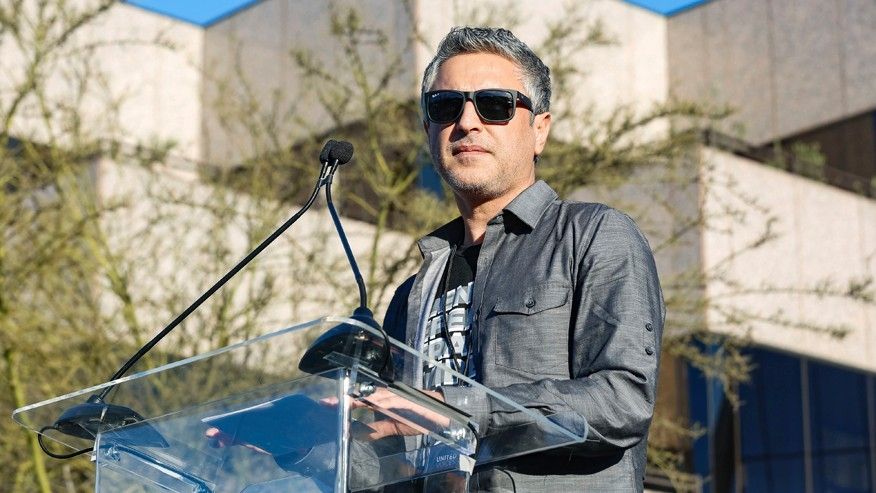 Explegalreview's tweet photo. CNN dumps host #RezaAslan after #Anti-Trump tweet

#ELR #ExpertLegalReview #CommingSoon #USA #Trump https://t.co/zVAtPcZgPp