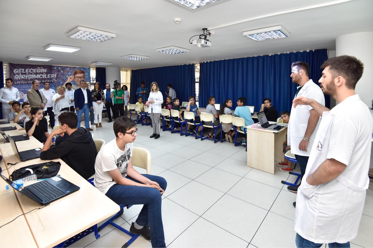 Av_umituysal's tweet image. Bu eğitim çok farklı!
Yeni Nesil Eğitim Projemizle geleceğin mucitlerin Muratpaşamızda yetişiyoruz.
Detaylar: bit.ly/2rHT5jZ