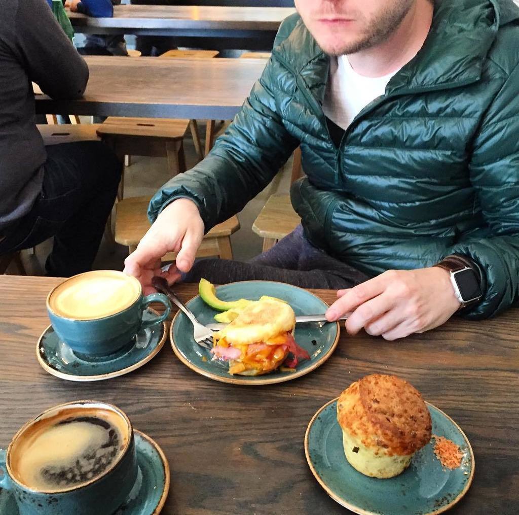 Lindamissal's tweet photo. Obligatory @craftsmanwolves breakfast date with my love. #wheninSF #therebwithin #pastrylife #Instagram https://t.co/WMLImrT9tq