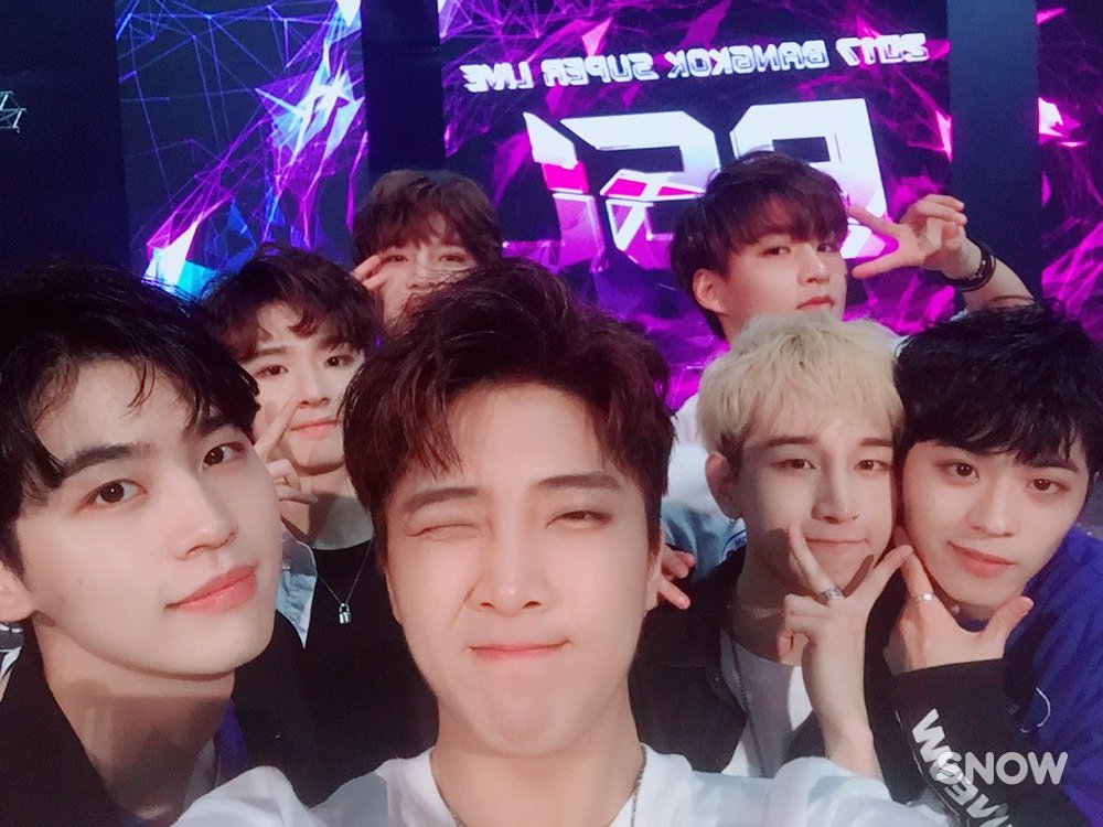 teamct_romeo's tweet photo. [로미오] 태국 줄리엣분들이 이렇게나 많이 오실줄이야😱 너무너무 감사하고 코쿤캅ㅎㅎ
열심히 공연한 로미오.jpg
#줄리엣 #다_보고싶다♥ https://t.co/RObdXKILBg