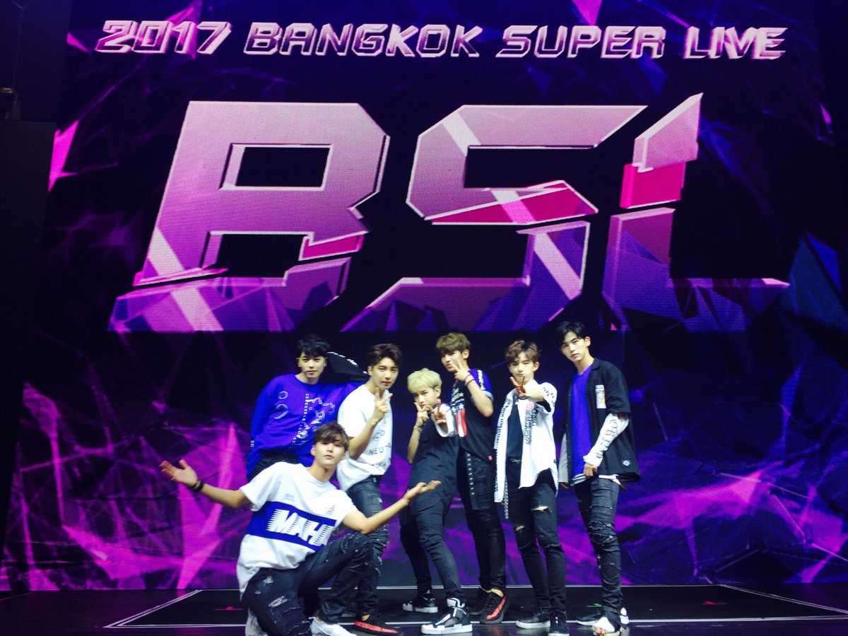 teamct_romeo's tweet photo. [로미오] 태국 줄리엣분들이 이렇게나 많이 오실줄이야😱 너무너무 감사하고 코쿤캅ㅎㅎ
열심히 공연한 로미오.jpg
#줄리엣 #다_보고싶다♥ https://t.co/RObdXKILBg