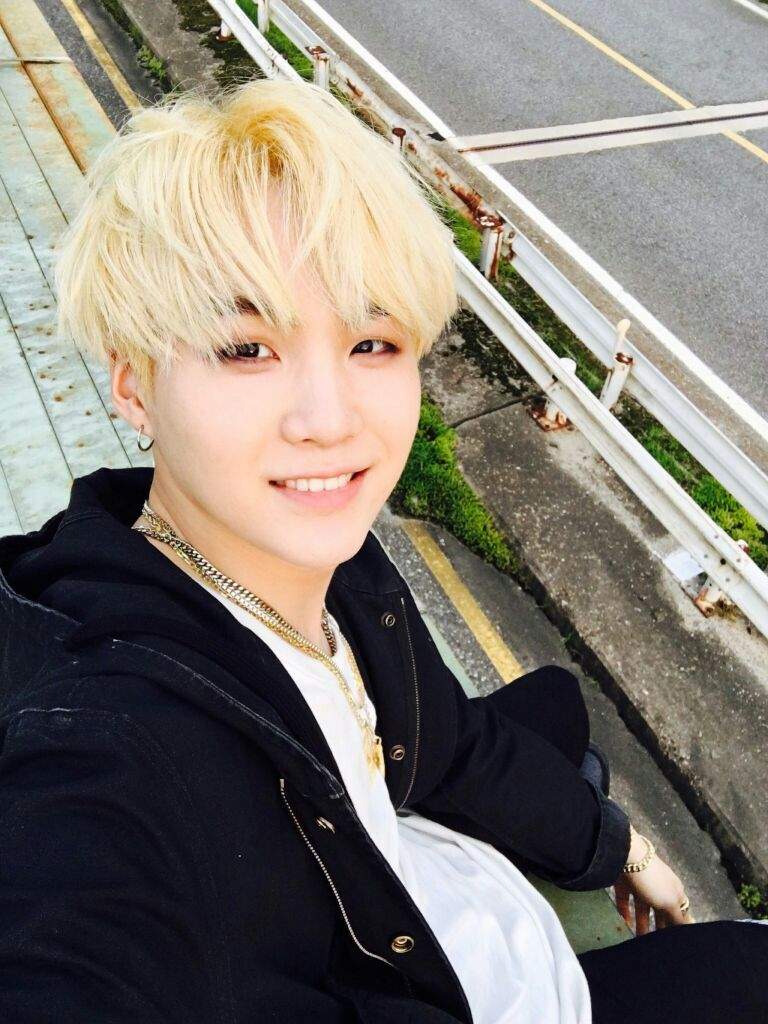 So,what inspired me to become a counselor : 'to help people to overcome their life struggle like suga did.' 🙂 #AGUSTD #counselingstudent