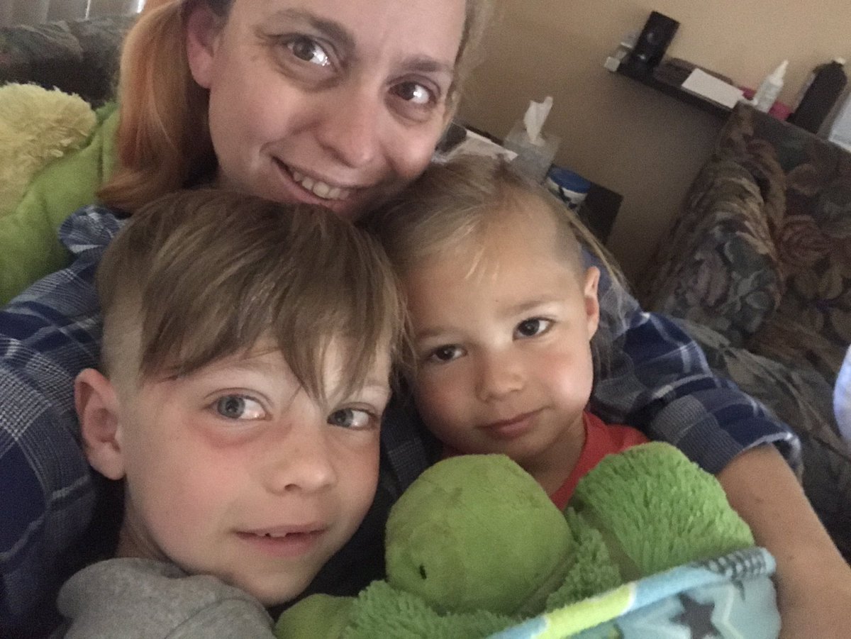TurtleTyme713's tweet photo. We made it about 4 am but pretty much passed out right away, so the photo op had to wait. @toddlarowe #TheToddlets #thetravelingturtle https://t.co/oo5iznmviw