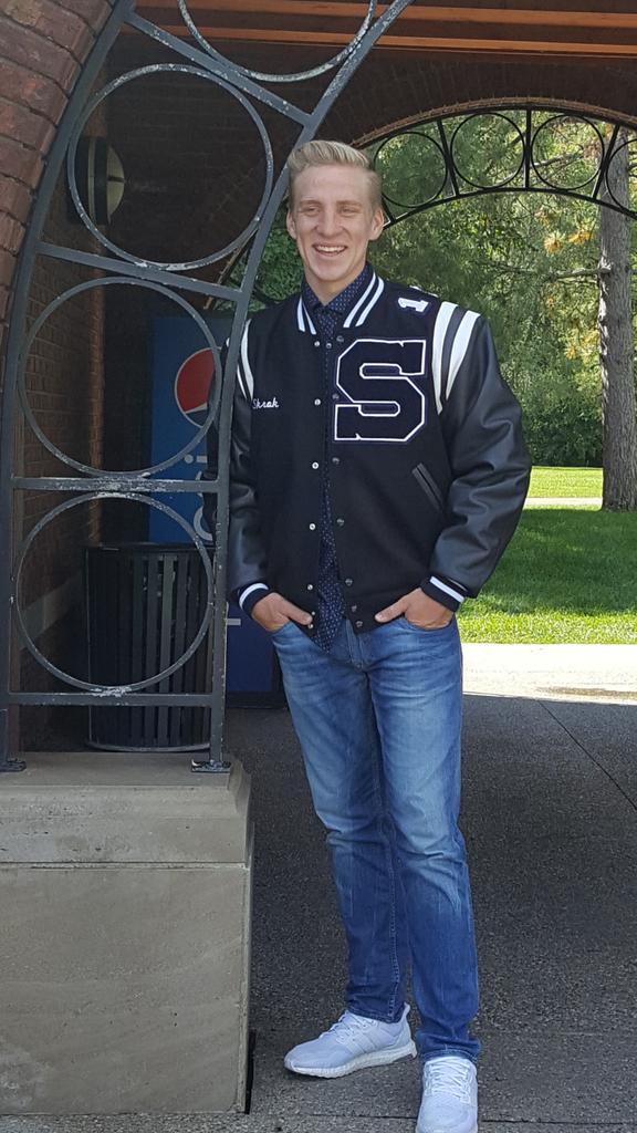 smcnc5's tweet photo. #ucs17 SHS NOAH WE R SO PROUD OF YOU LOVE MOM AND DAD https://t.co/KNYHzsvwUz