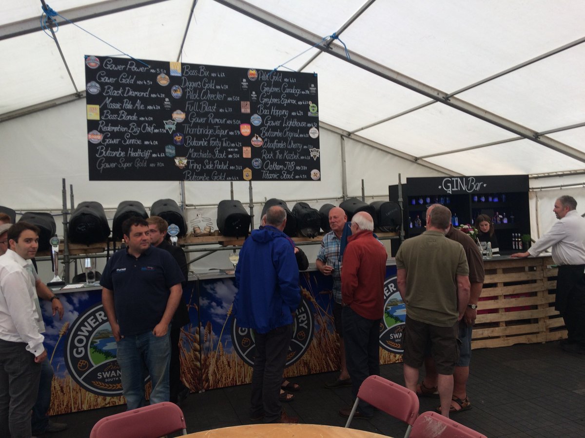 GreyhoundGower's tweet photo. Great gower beer fest is underway #greatgower #Ginfest #beerfest #gowerbrewery #bossbrewing #pilotbrewery #linesbrewery https://t.co/YykEBA3iNl