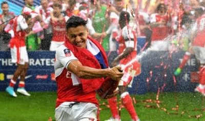 cibabigiris's tweet photo. Алексис продолжит карьеру в Ман Сити – чилийские СМИ

Известный чилийский журналист Фернандо ...
#Европейскаяправда

https://t.co/dBiP84AX4f https://t.co/Rg3iBym1Q9