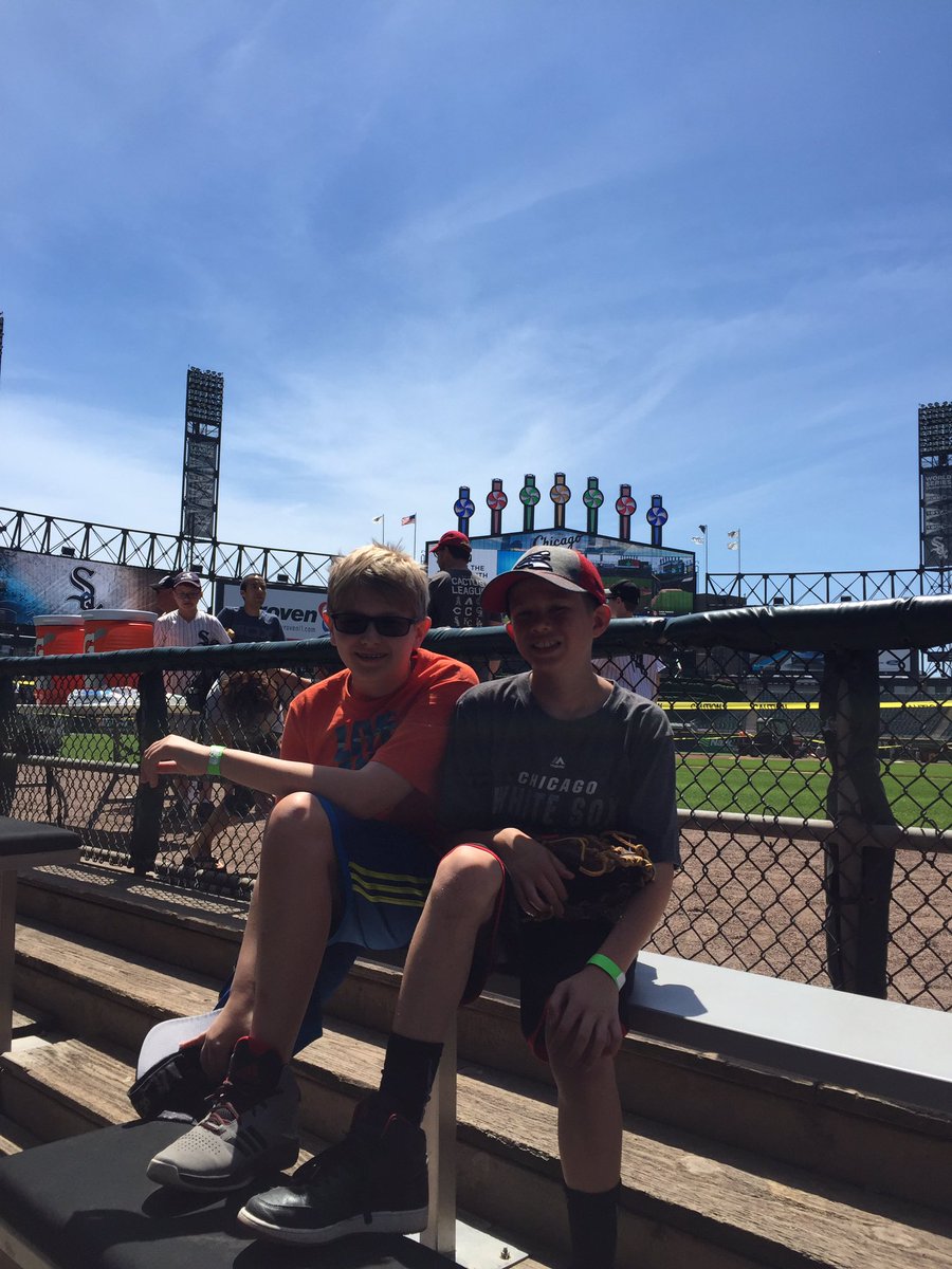 DManka's tweet photo. Perfect day! #soxffd @whitesox https://t.co/W23lns3WBh