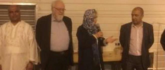 Le_Figaro's tweet photo. #Rediff Elisabeth Guigou voilée à la mosquée? Le coup de gueule de Céline Pina https://t.co/e7T7b2mwv4 https://t.co/PTp477Vs4D