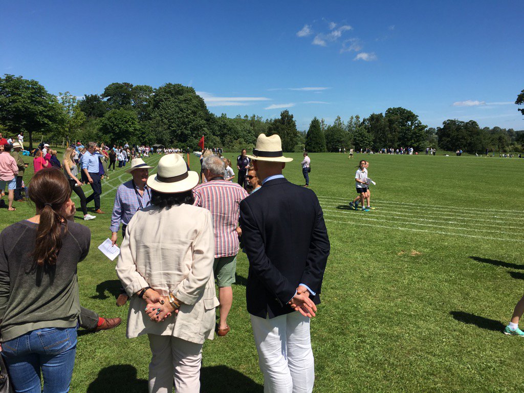 chatteringpets's tweet photo. A #Perfect #British #school #Sports Day for everyone to #Enjoy! #Dogs also enjoyed #Pinics left lying around!! https://t.co/QxBwQUsdbY