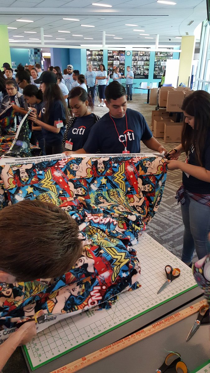 EIFdotorg's tweet photo. Spending Saturday morning with #citivolunteers making fleece blankets for @JonathansPlace #BecauseServiceworks @PointsofLight https://t.co/dOn1EnBJaD