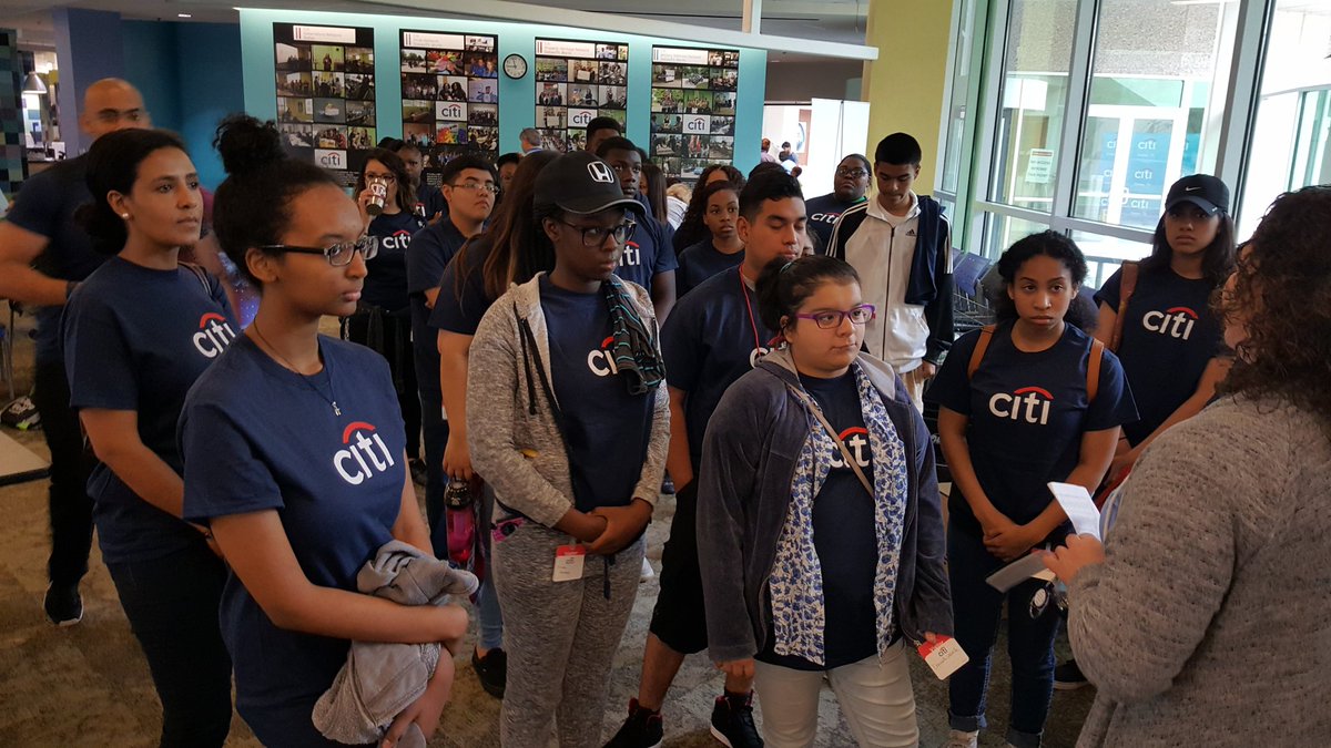 EIFdotorg's tweet photo. Spending Saturday morning with #citivolunteers making fleece blankets for @JonathansPlace #BecauseServiceworks @PointsofLight https://t.co/dOn1EnBJaD