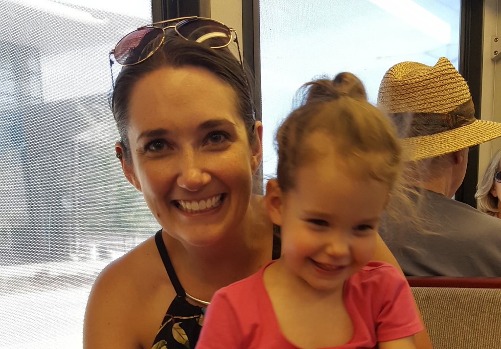 fitphysed's tweet photo. Proud of @angelmom_3 4 being an incredible Mother & Wife all while completing her Masters & working full time. #celebratingsuccess2017 https://t.co/yRknzIWbyi
