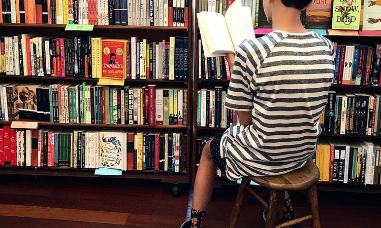alioop7's tweet photo. My young book lovers: Don't let anyone tell you you can't make a job out of that. Here are 14 careers just for you! https://t.co/AxwLDsF1nH https://t.co/6BhSZBvVsi