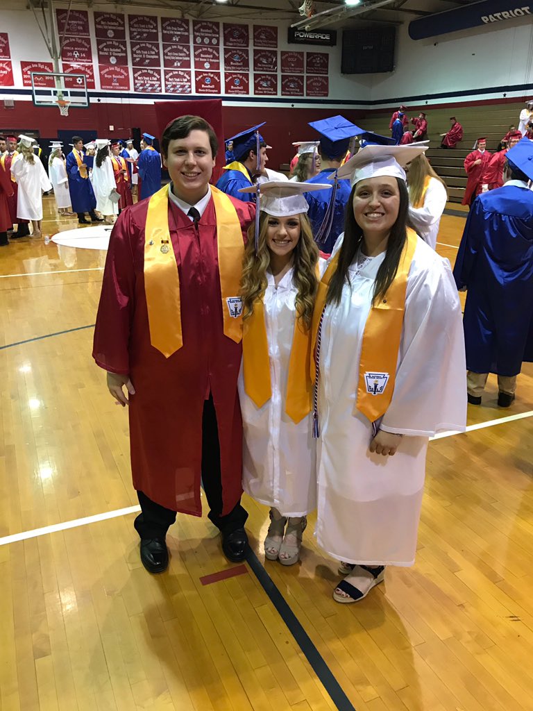 raechell25's tweet photo. #DispatchGrads https://t.co/zLISHUKWSs