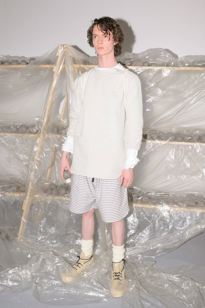 VesqueMag's tweet photo. Phoebe English Spring/Summer '18

#PhoebeEnglish #VesqueMag #SS18 #LFWM

https://t.co/eoHVVTDuAg https://t.co/kWekGgN8u6