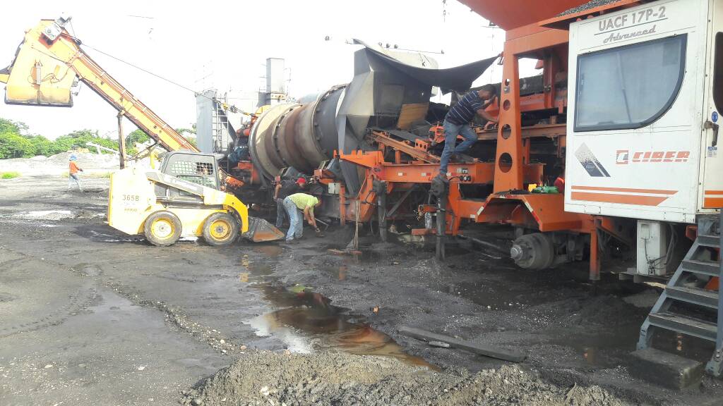 ESINSEPSA's tweet image. #DaleUnChanceALaPaz nuestros trabajadores productivos continúan activos en mantenimiento de Planta de Asfalto UPS Mijaguito #Páez @ESINSEPSA