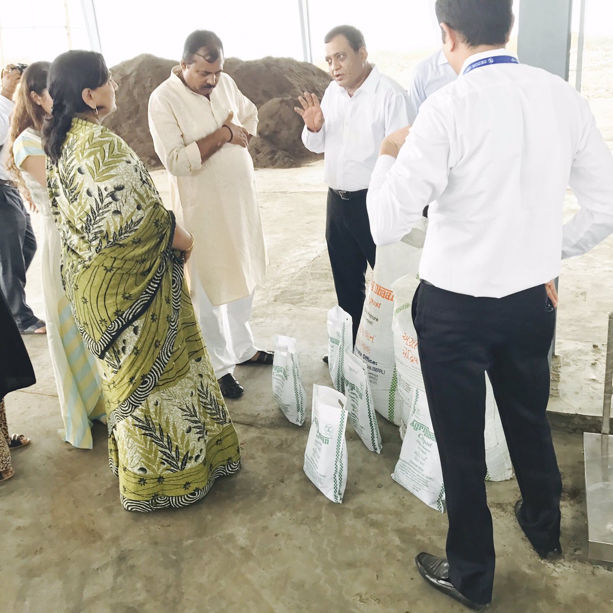 ShiroyaAsmita's tweet photo. Tree plantation and visit to solid waste management plant in khajod https://t.co/JFANaHxhjf