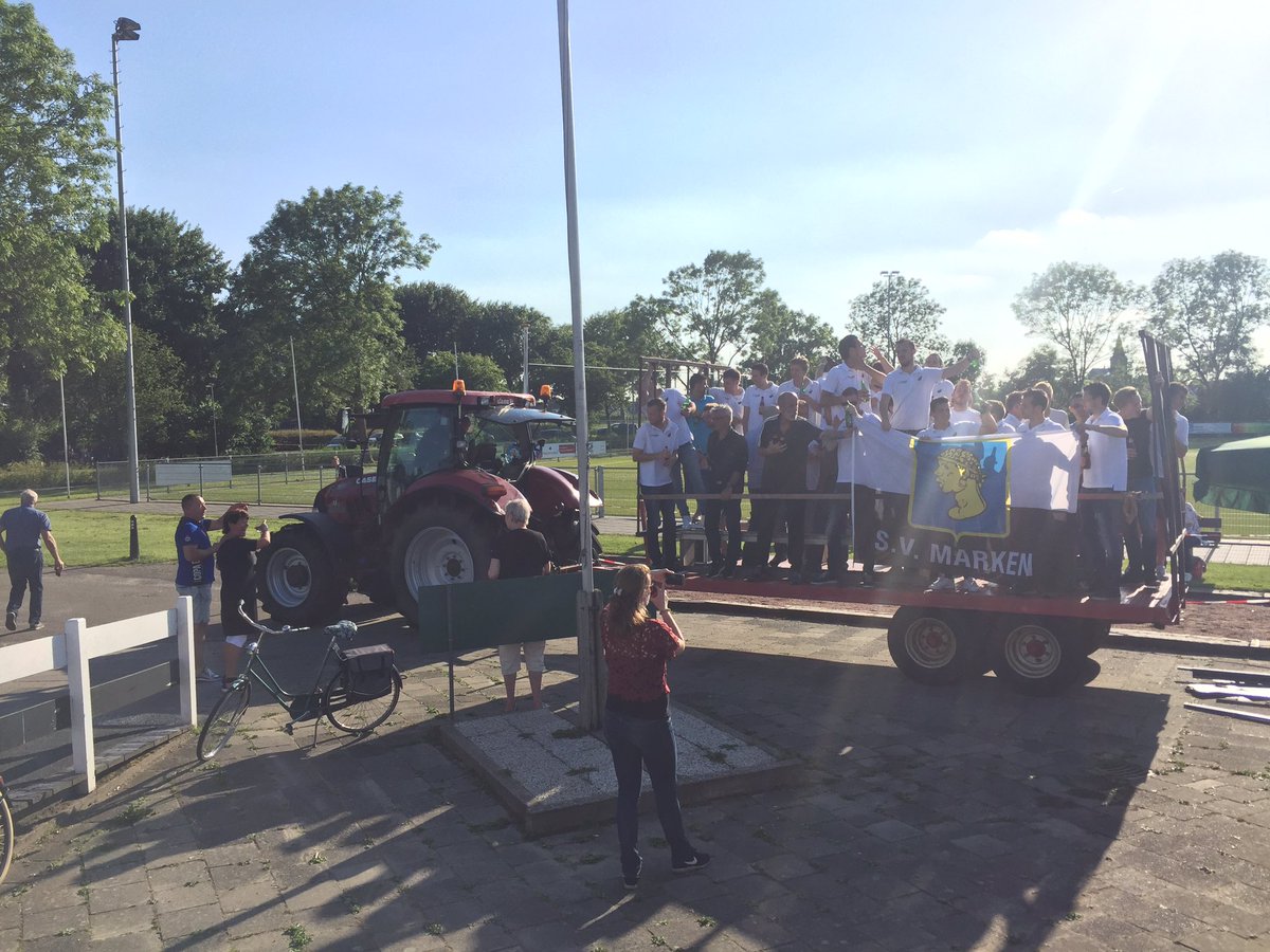 #Hoppa! Kampioenen op de kar! <a href="/SVMarken/">SV Marken</a> gefeliciteerd 🤗
